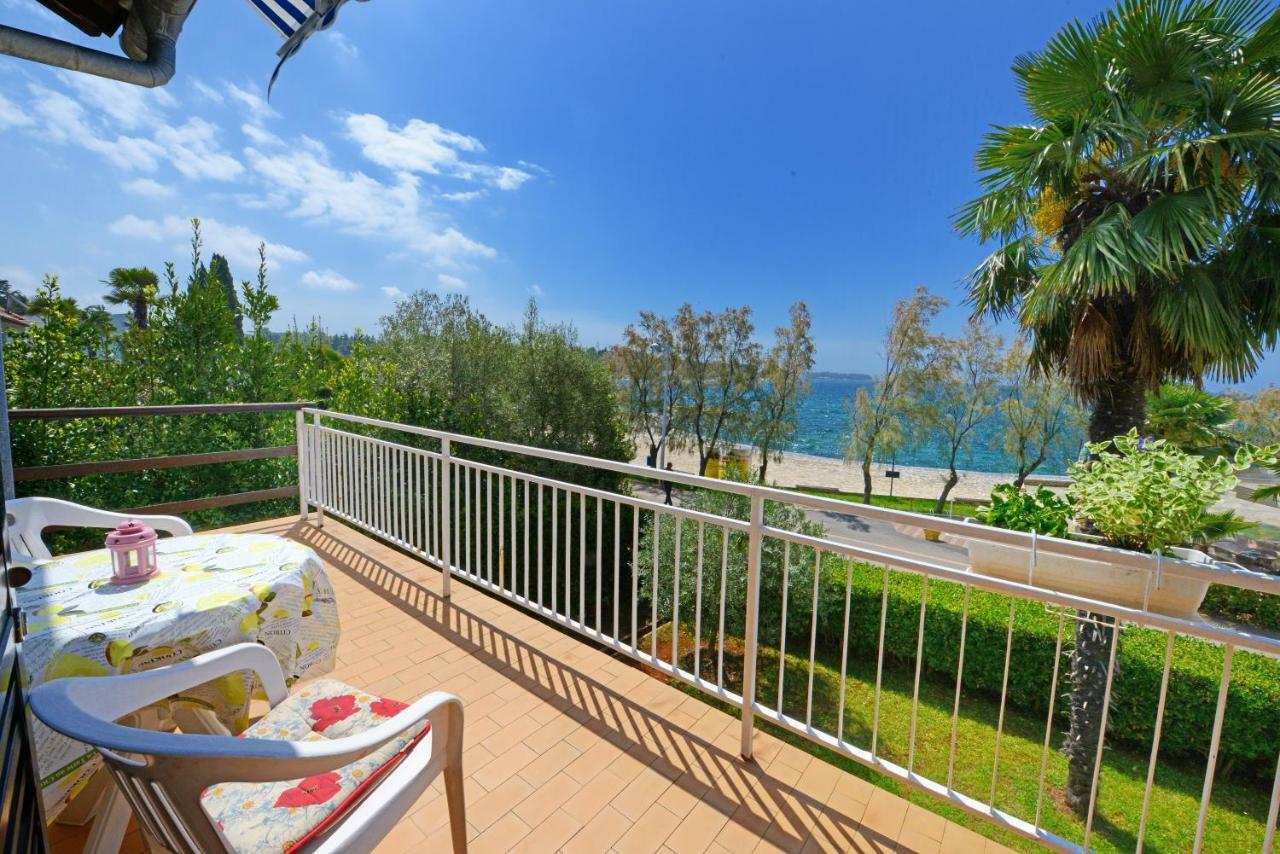 Beautiful Apartments First Row To The Sea Poreč Exterior foto